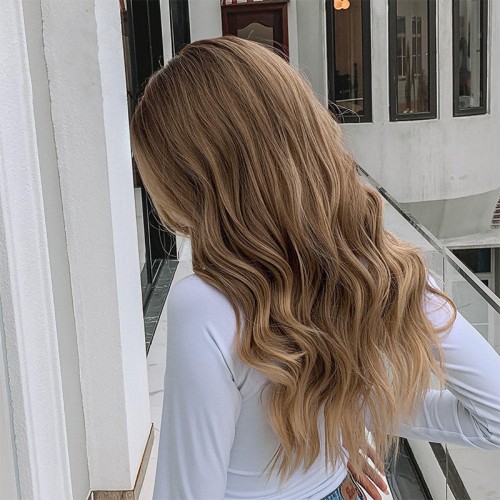 Golden brown center-parted long wavy wig